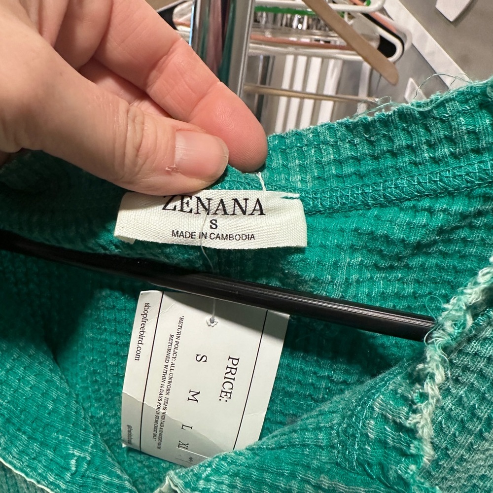 NWT ZENANA green cropped top size small - Picture 3 of 4